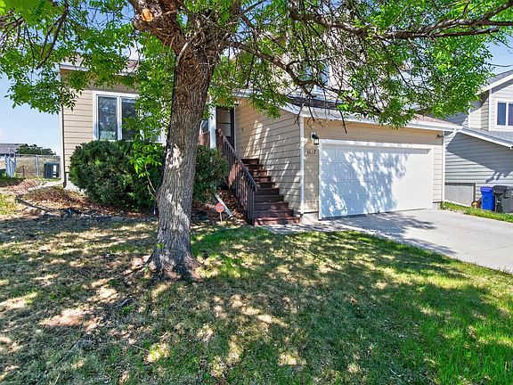 3rd image of 1117 Range View Cir