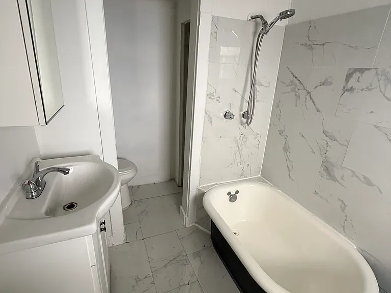 444 N Catalina Ave — Photo 10