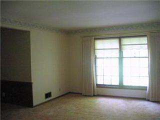 4th image of 104 E 117th St