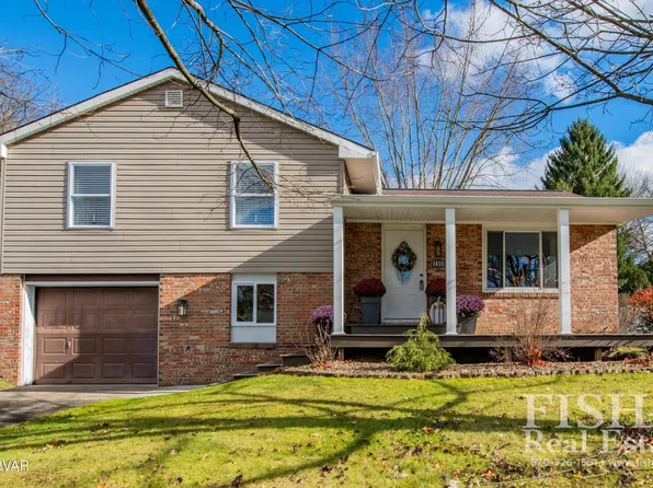 1418 Pebblewood Ln, Williamsport, PA 17701