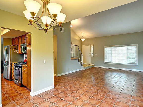 4th image of 6692 Summerhill Ct