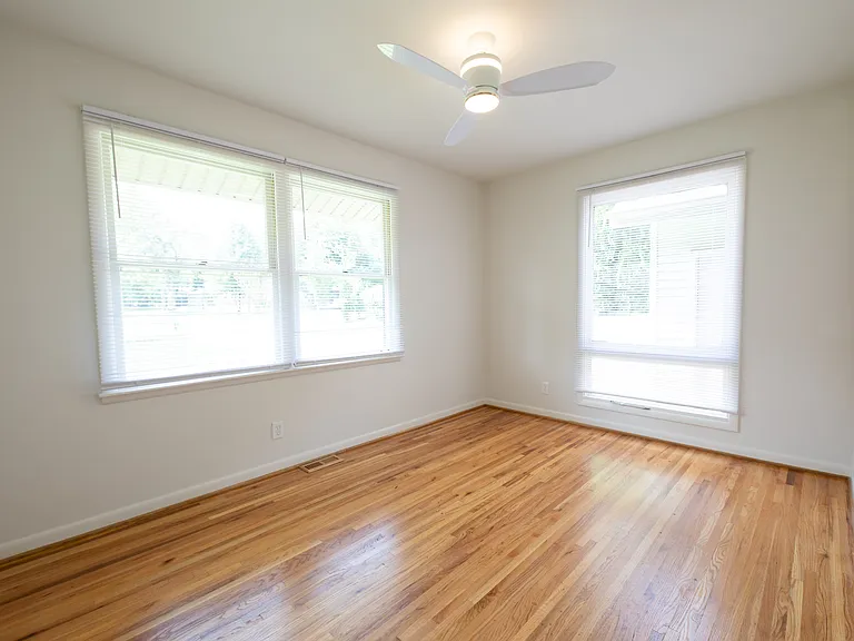 1027 31st Ave N #C — Photo 6