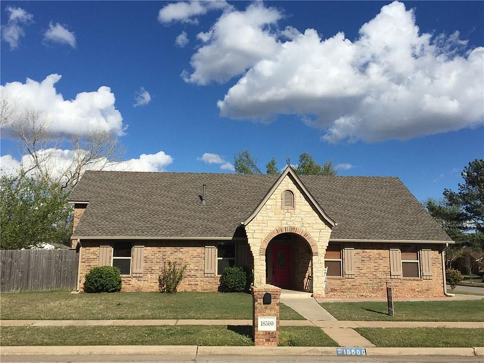 1st image of 18500 Laurel Oak Dr