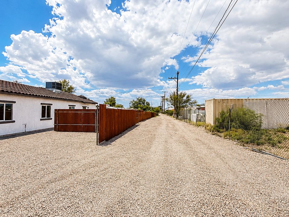 2nd image of 360 E Aircraft Rd #2