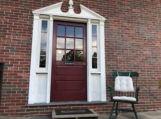 52 Prospect St APT D, Greenfield, MA 01301