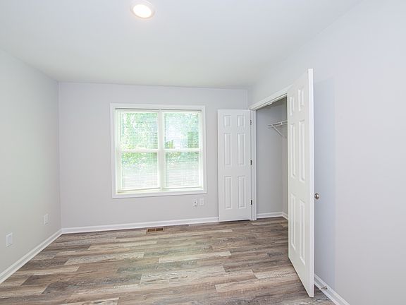 5th image of 1114 Chaney Rd Unit 105-1