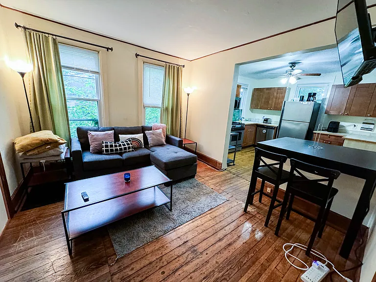 128 Blair St — Photo 2