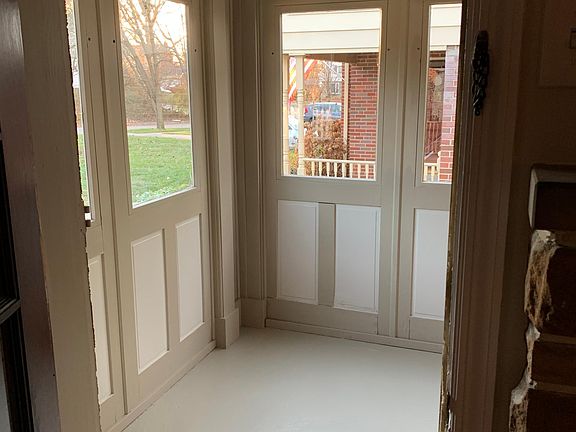 4th image of 2766 Losantiridge Ave