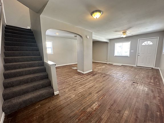 3rd image of 944 N Court St #8