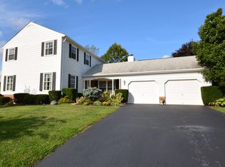 1135 Bandy Run Rd, Herndon, VA 20170