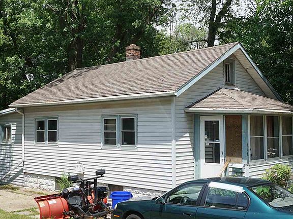 3rd image of 812 Irving Ave