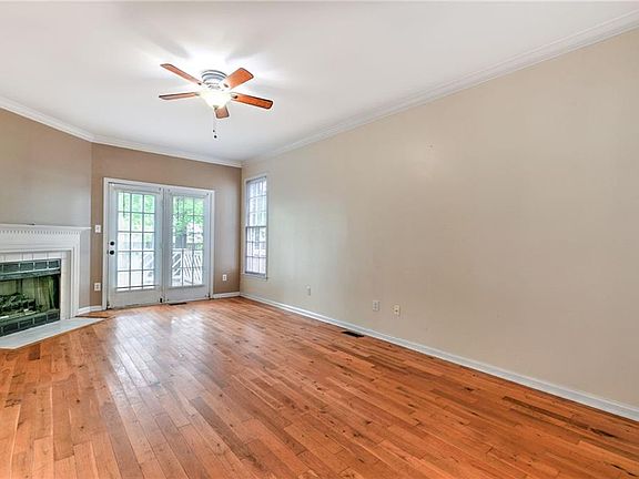 3rd image of 104 Kraft Ct