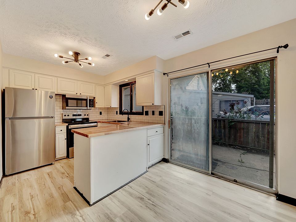 1st image of 5707 Ballard Ave #5709