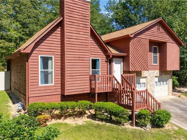 591 Sunset Ridge Dr, Lithia Springs, GA 30122