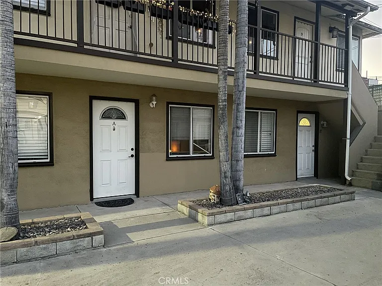 37 S Sierra Madre Blvd — Photo 1