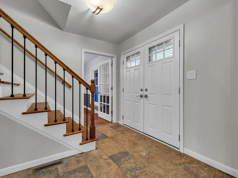 3015 High Pointe Ct — Photo 4