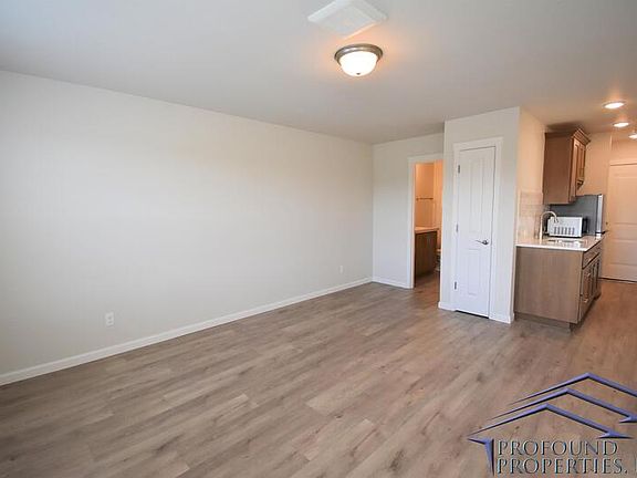 5th image of 8055 SE Kinnaman St #A