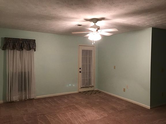 2nd image of 134 Sandalwood Cir #134