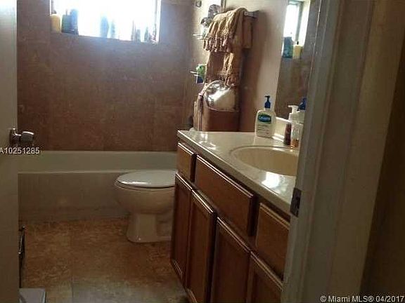 5th image of 1855 NE 121st St APT 29