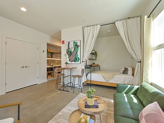 5th image of 1125 NW 26th St #302B