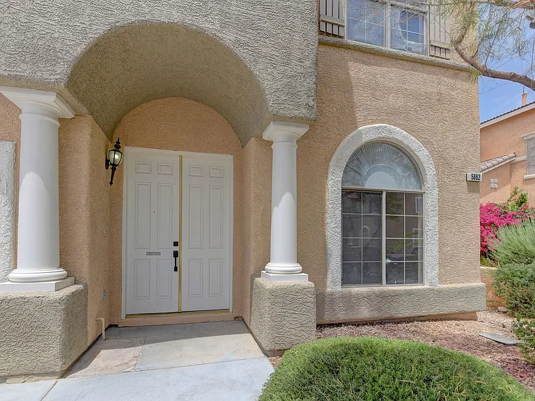 5862 Bluthe Bridge Ave — Photo 3