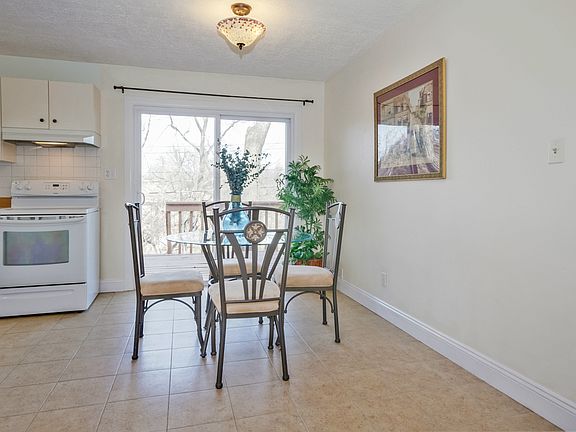 4th image of 1045 Dawn Valley Dr