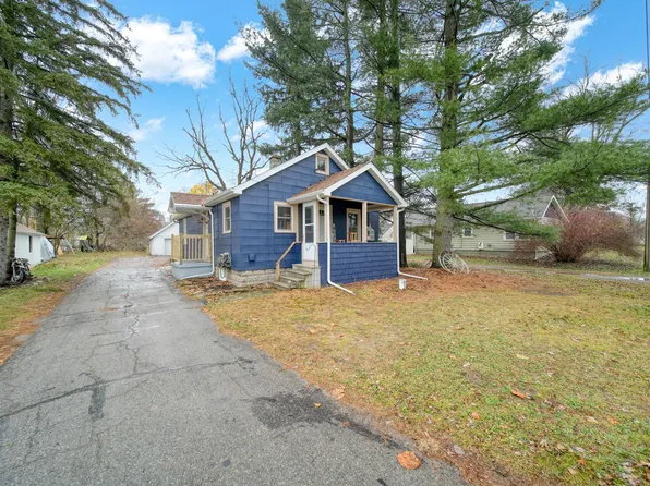 541 8th St, Michigan Center, MI 49254