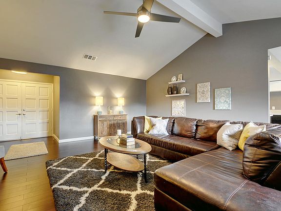 4th image of 11913 Acorn Creek Trl