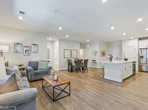 2319 Field Point Rd Unit 107, Herndon, VA 20171