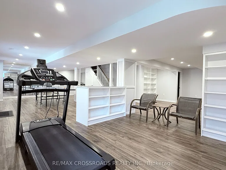 72 Skywood Dr — Photo 36