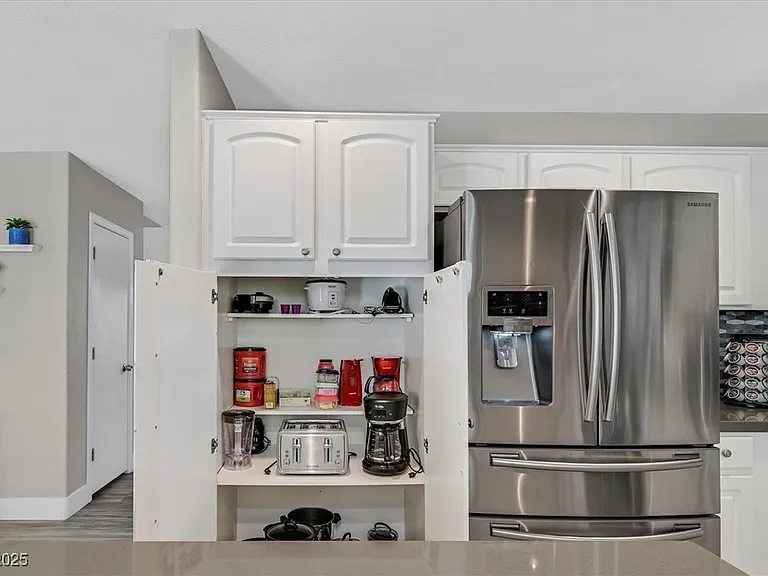 2735 Peekskill Ave — Photo 12