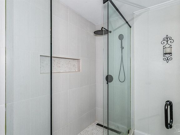 4th image of 217 Oviedo St