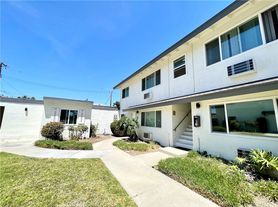 3175 Quartz Ln