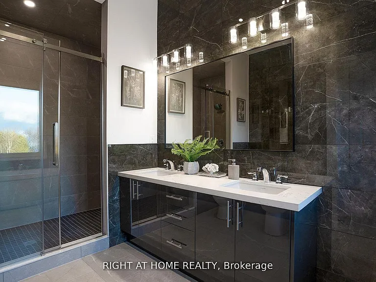 101 Sladden Ct — Photo 23