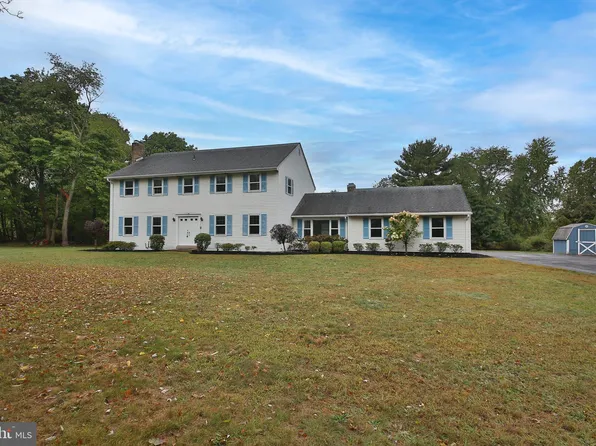 676 Swamp Rd, Furlong, PA 18925