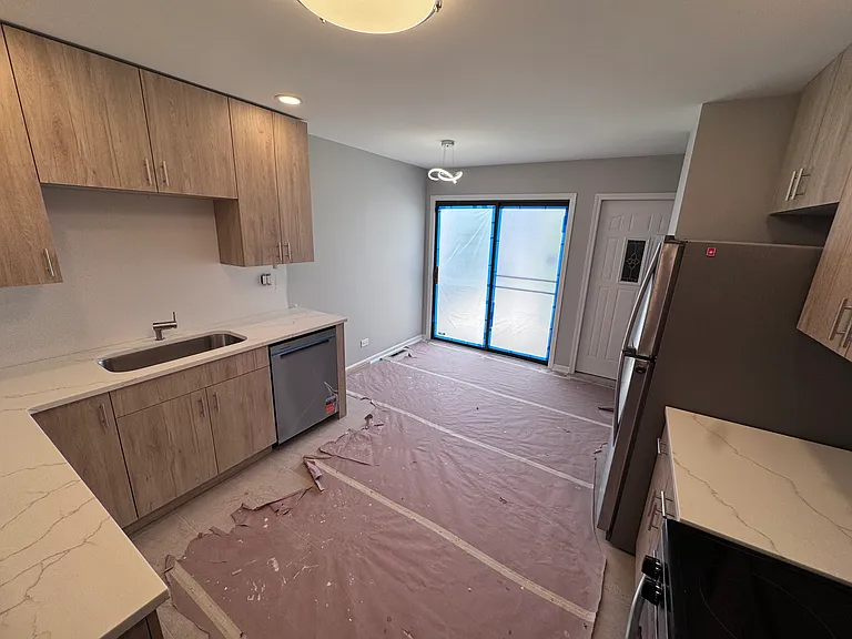 786 Greenwood Rd — Photo 9
