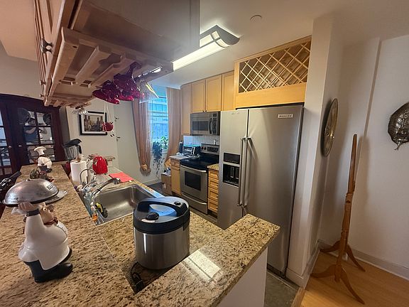 4th image of 111 S 15th St APT 1814