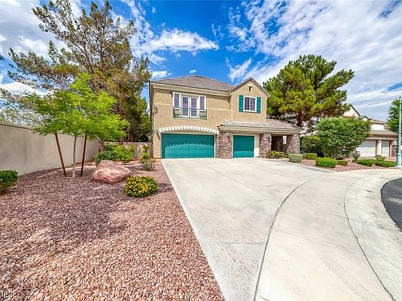 3rd image of 1013 Jennis Silver St
