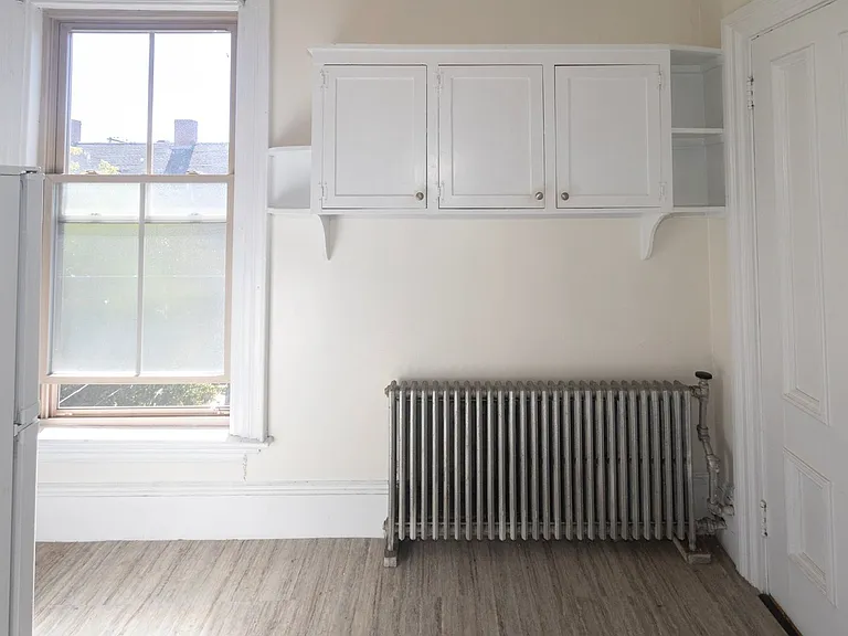 438 State St — Photo 10