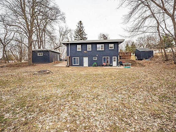 2nd image of 1487 Walnut St