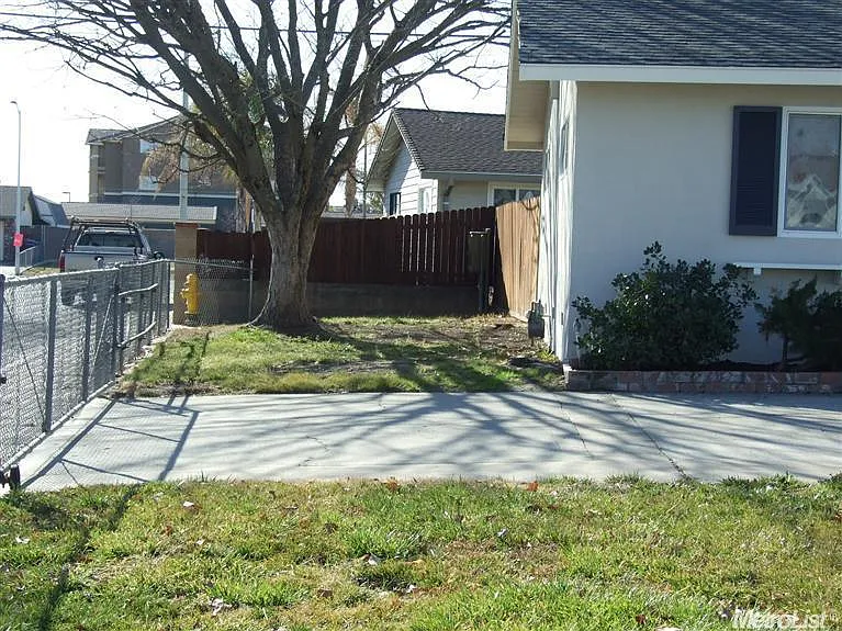 3668 Owens Way photo 1