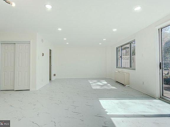 3rd image of 1900 Lyttonsville Rd APT 110