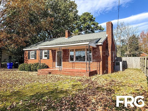 3rd image of 1204 Franklin Dr