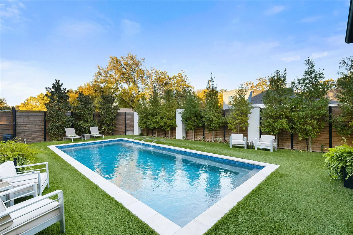 Building Photo - 3771 Almazan Dr
