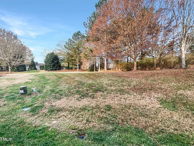 7919 Averette Hill Dr — Photo 10