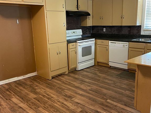 4th image of 2802 Halley Ave