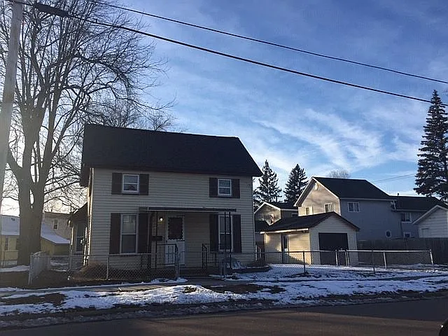 139 Marvin St photo 1