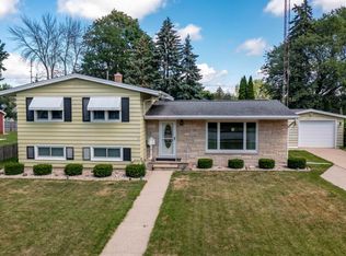 1124 W 5th Ave, Oshkosh, WI 54902
