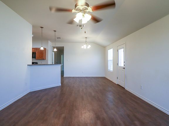 3rd image of 909 Lasso Dr #B