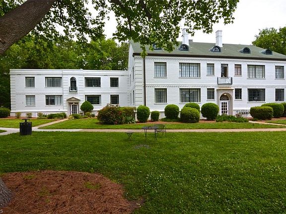 2nd image of 1700-A2 N Elm St